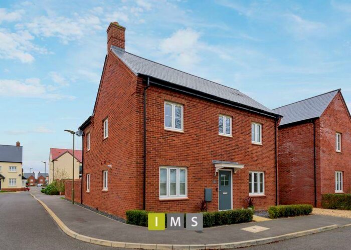 4 Bedroom Detached House For Sale In Williams Road, Bicester, OX25