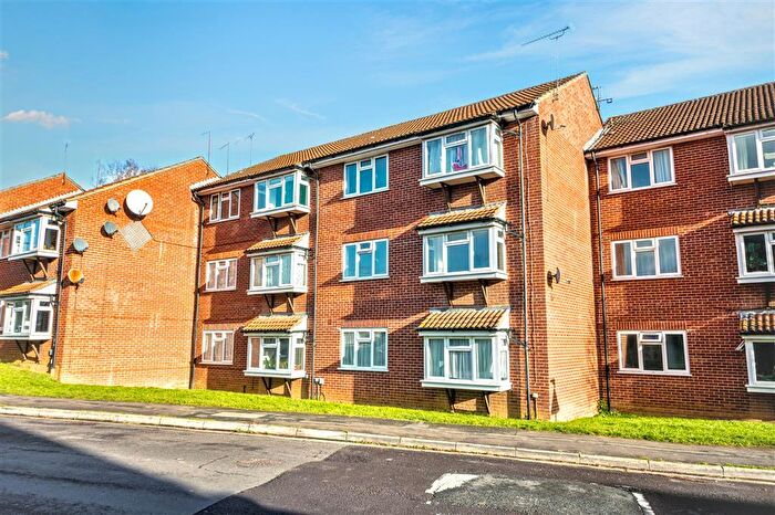 1 Bedroom Flat For Sale In Sedgemoor Close, Yeovil, BA21