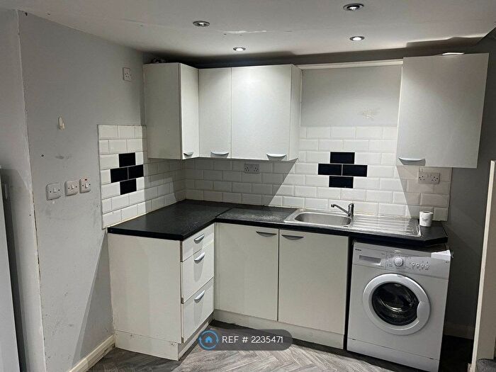 2 Bedroom Flat To Rent In Exeter Gardens, Ilford, IG1