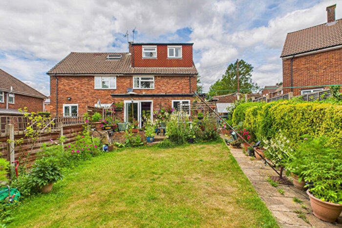 4 Bedroom Semi-Detached House For Sale In Fairway, Hemel Hempstead, HP3