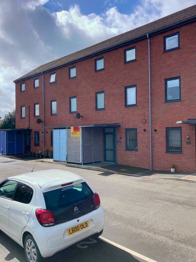 4 Bedroom Town House For Sale In Leominster, Herefordshire, HR6