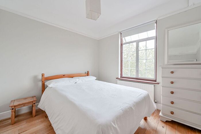 2 Bedroom Flat For Sale In The Green, Ealing Broadway, London, W5