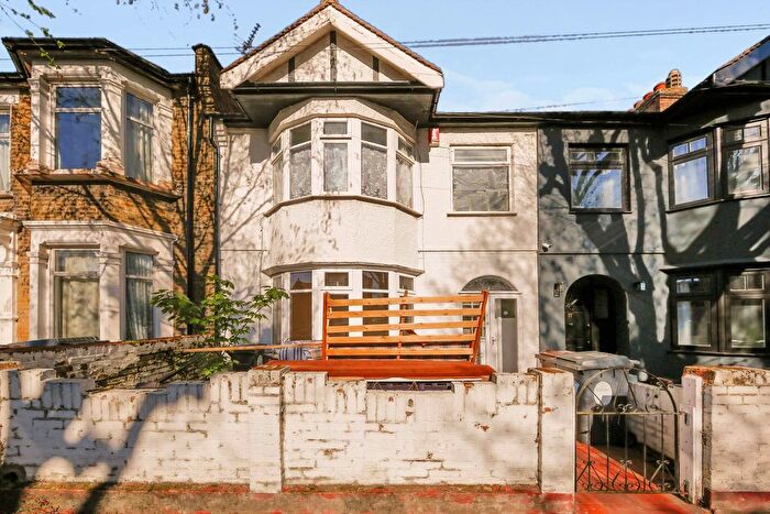 3 Bedroom Property For Sale In Cambrian Road, Leyton, E10