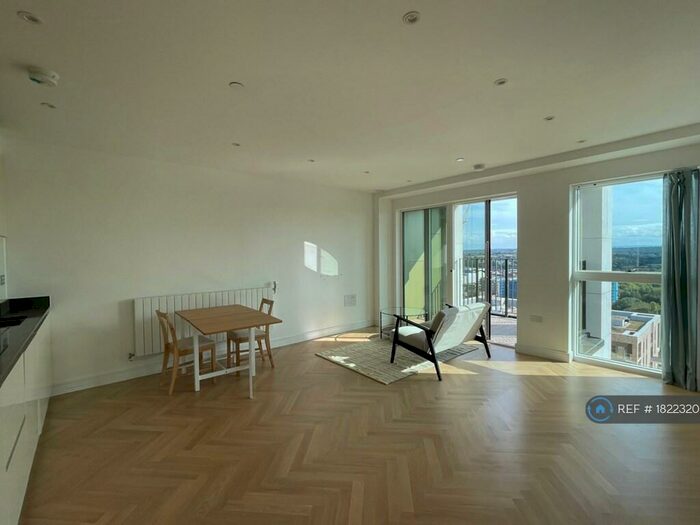 2 Bedroom Flat To Rent In Birch House, London, SE3