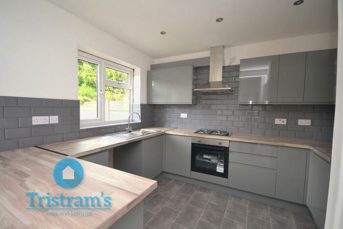 3 Bedroom Detached House To Rent In Moorsholm Drive, Wollaton, NG8