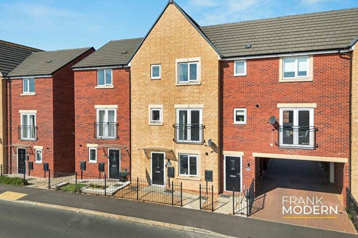 4 Bedroom Terraced House For Sale In Westbury Drive, Hampton Gardens, PE7