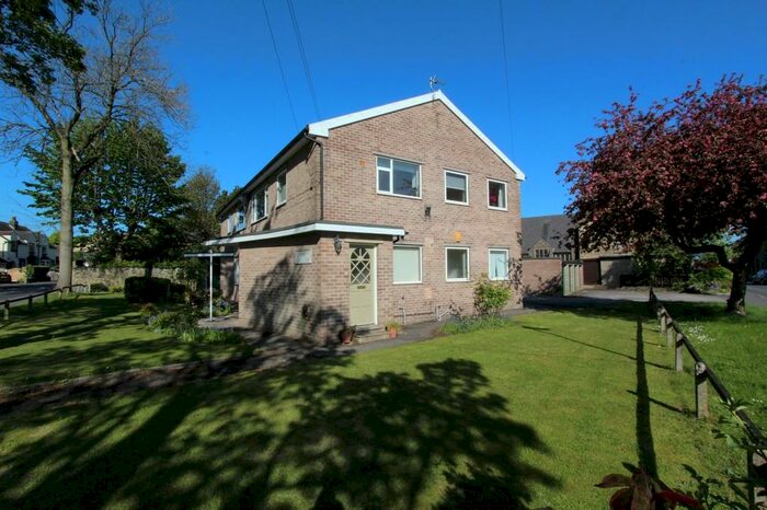 2 Bedroom Flat To Rent In Greenhill Main Road, Sheffield, S8