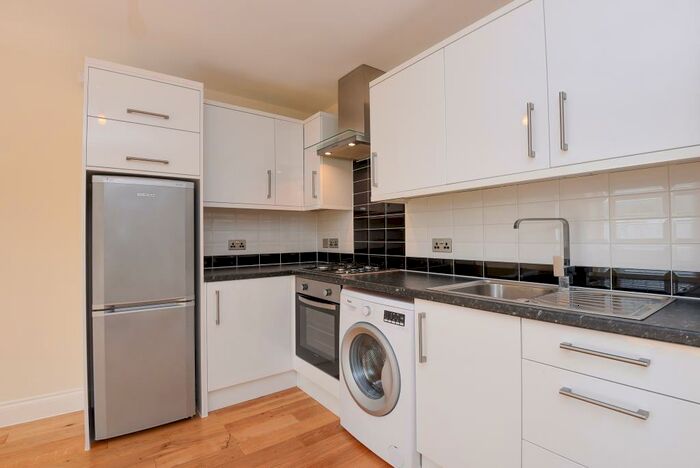 1 Bedroom Apartment To Rent In Surbiton, Surrey, KT5