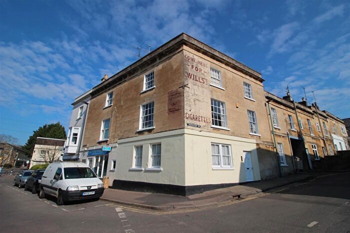 4 Bedroom Property To Rent In Trafalgar Road, Bath, BA1