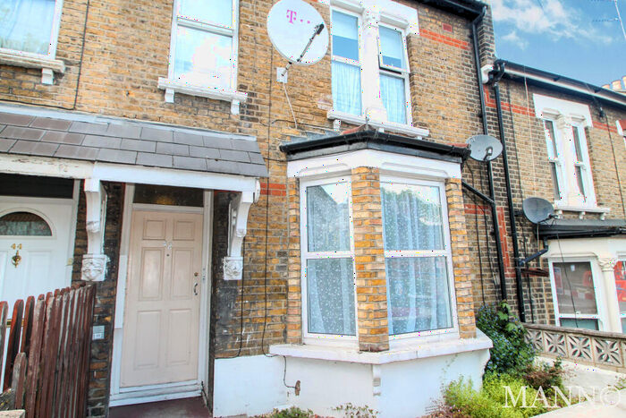 2 Bedroom Apartment To Rent In Woolwich Charlton Borders, SE7