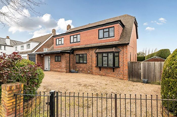 4 Bedroom Detached House For Sale In Gravel Road, Bromley, Kent, BR2