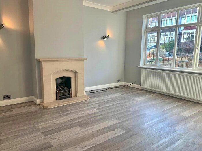 3 Bedroom Semi-Detached House To Rent In Anglesey Court Road, Carshalton SM5