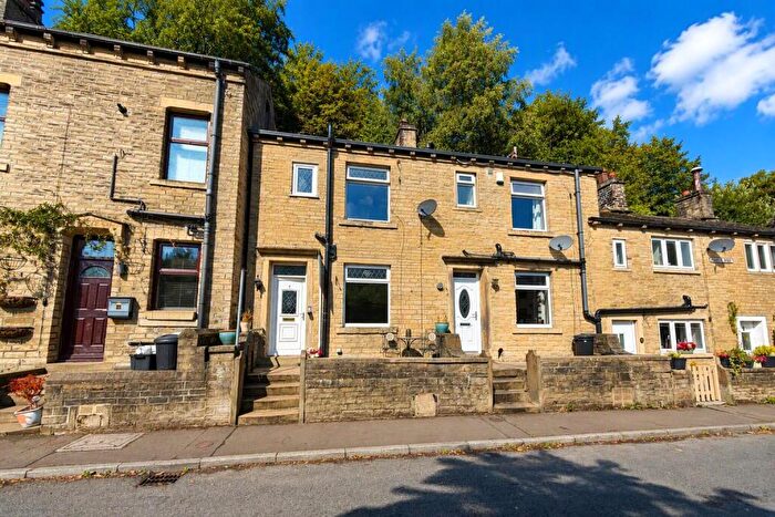 2 Bedroom Cottage For Sale In Spring Bank, Luddenden, Halifax, HX2