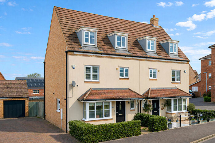 4 Bedroom Semi Detached House For Sale In Dickens Lane Newton Leys, Milton Keynes, MK3