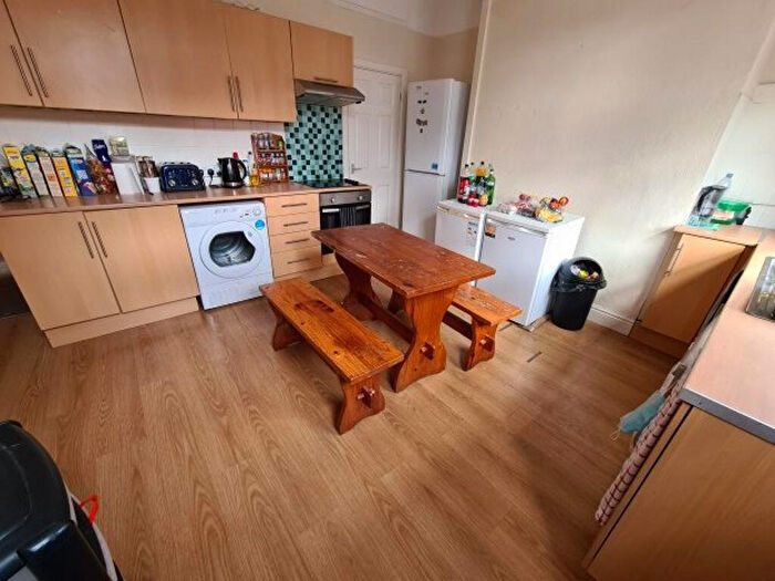 5 Bedroom House To Rent In Richmond Avenue, Leeds, LS6