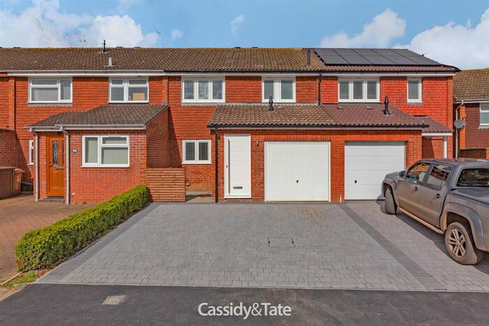 3 Bedroom Terraced House To Rent In Gladeside, St.Albans, AL4