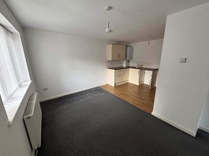 2 Bedroom Flat To Rent In Loughor, Swansea, West Glamorgan, SA4