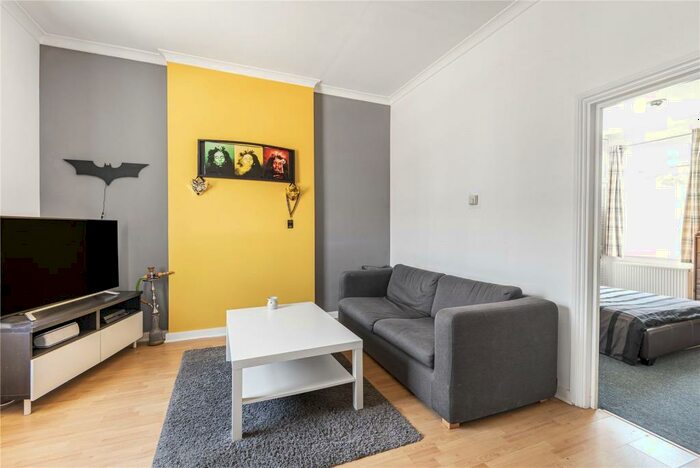 1 Bedroom Apartment To Rent In Long Lane, East Finchley, London, N2