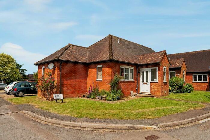 2 Bedroom Bungalow For Sale In Thame, Oxfordshire, OX9