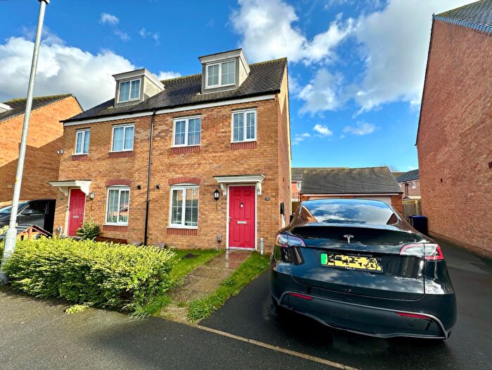 3 Bedroom Semi Detached House To Rent In Dragonfly Way, Pineham, Northampton, NN4