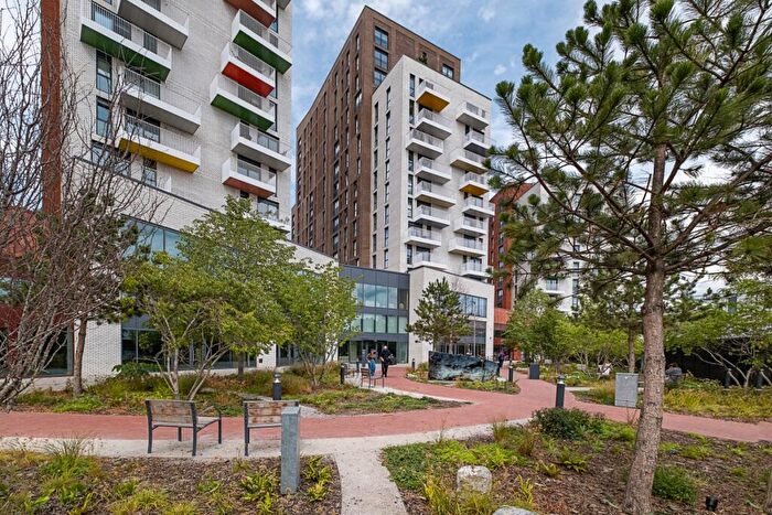 2 Bedroom Apartment To Rent In Garden Boulevard Maidenhead, SL6