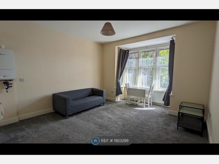 1 Bedroom Flat To Rent In Middleton Hall Road, Birmingham, B30