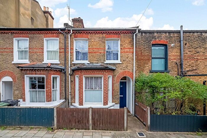 2 Bedroom Property For Sale In Rommany Road, West Dulwich, London, SE27