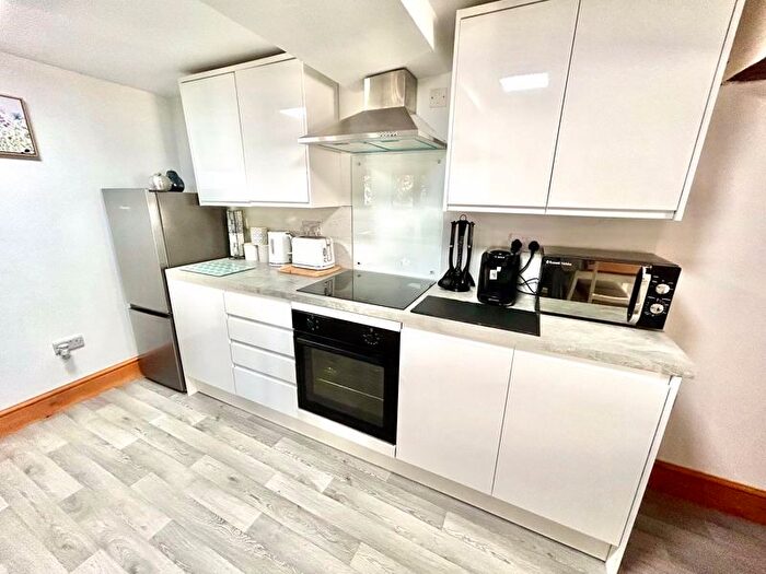 2 Bedroom Cottage For Sale In Wind Street, Conwy, LL32