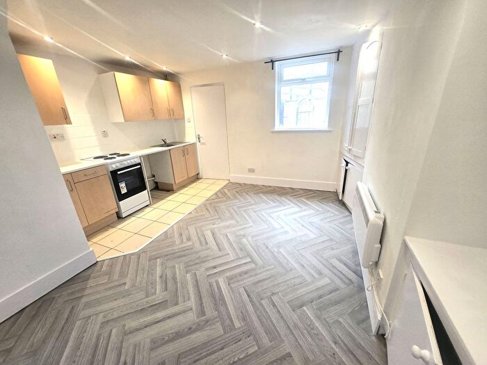 1 Bedroom Flat To Rent In Victoria Road, Netherfield, Nottingham, NG4