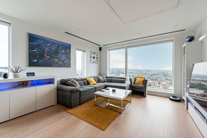 2 Bedroom Penthouse For Sale In Cherry Orchard Road, Croydon, CR0