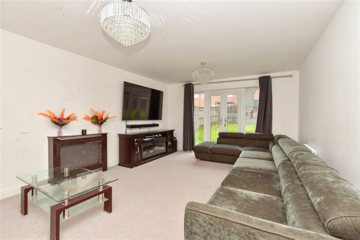 4 Bedroom Detached House For Sale In Brickmakers Way, Hempstead, Gillingham, Kent, ME7