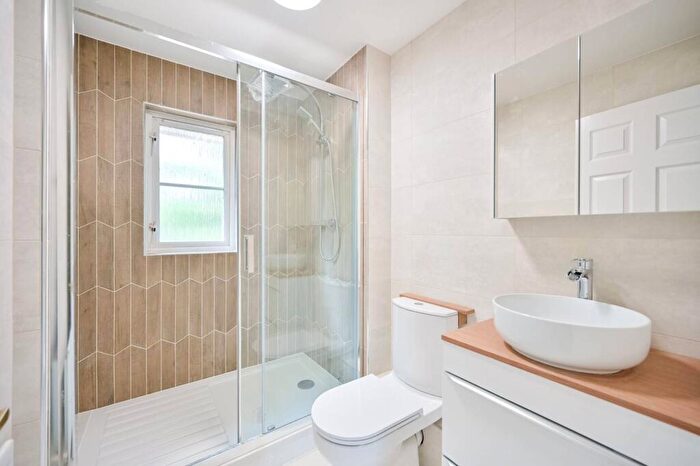 2 Bedroom End Of Terrace House To Rent In Autumn Drive, Sutton, SM2