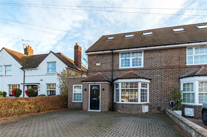 4 Bedroom Semi-Detached House To Rent In Norman Way, Acton, W3