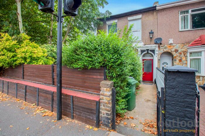 2 Bedroom Flat To Rent In High Road Leyton, London, E10