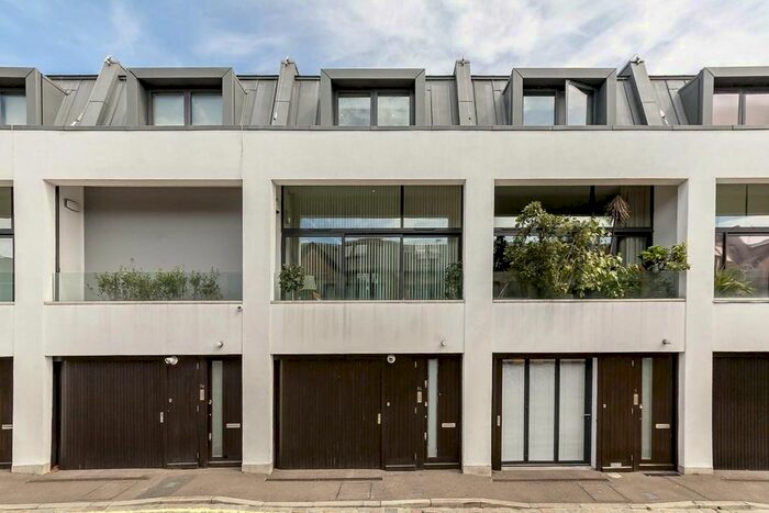 3 Bedroom Property To Rent In Shirland Mews, London, W9