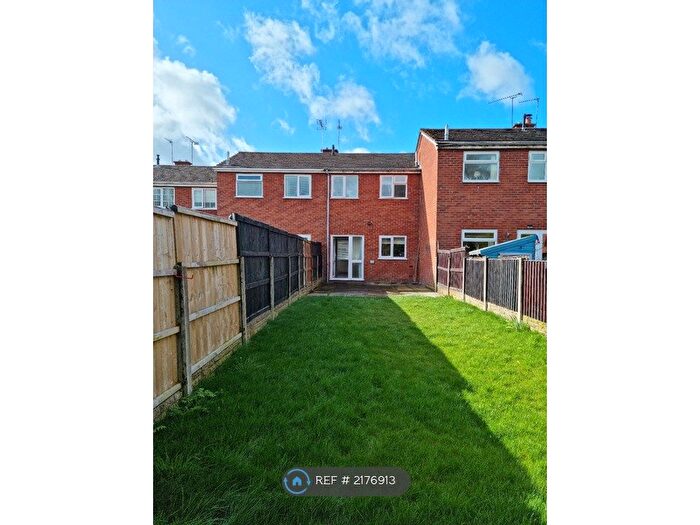 2 Bedroom Terraced House To Rent In Fford Mynd Isa, Wrexham, LL14