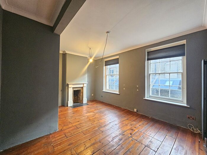 1 Bedroom Flat For Sale In Enfield Cloisters, Fanshaw Street, N1