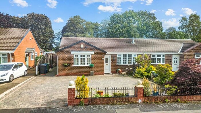 3 Bedroom Semi-Detached Bungalow For Sale In Laburnum Avenue, Woolston, WA1