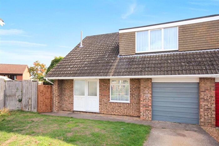 3 Bedroom Semi Detached House For Sale In Edwards Drive, Wellingborough, NN8