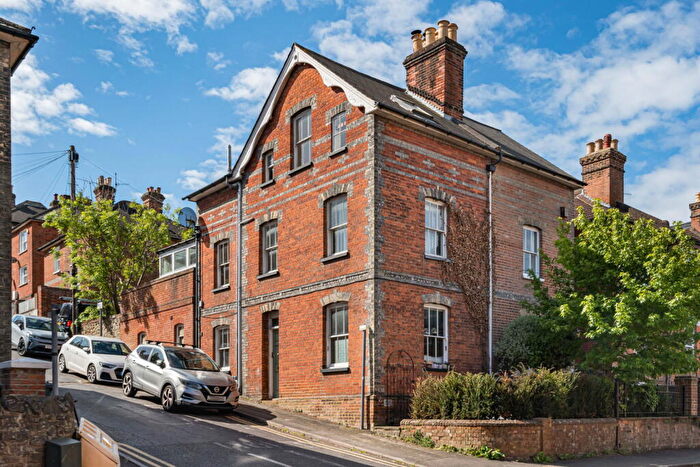 2 Bedroom Apartment For Sale In Sydenham Road, Guildford, GU1