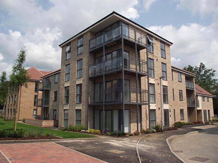 2 Bedroom Flat To Rent In Yeoman Drive, Cambridge, CB3