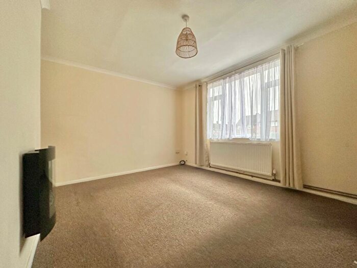 3 Bedroom End Of Terrace House For Sale In Bridgwater Close, Romford, RM3