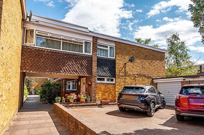 5 Bedroom Terraced House For Sale In Bracewood Gardens, Croydon, CR0