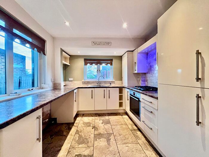 3 Bedroom House To Rent In Manor Road North, Southampton, SO19