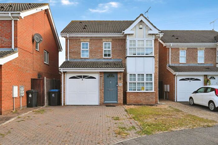 3 Bedroom Detached House For Sale In Osprey Road, Waltham Abbey, EN9