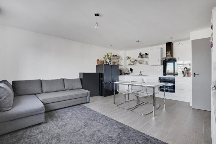1 Bedroom Flat To Rent In Woodmill Road, E5