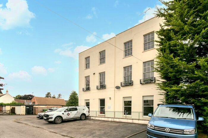 2 Bedroom Flat To Rent In High Street, Prestbury, Cheltenham, GL52