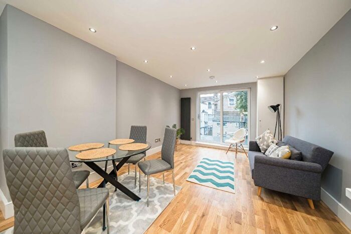 2 Bedroom Flat For Sale In Coverton Road, London, SW17