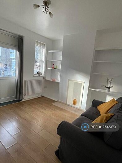 1 Bedroom Flat To Rent In Bridlington House, London, SW11