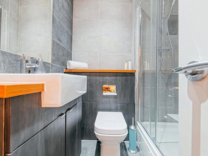 1 Bedroom Apartment To Rent In Apt, Eagle House #, M3